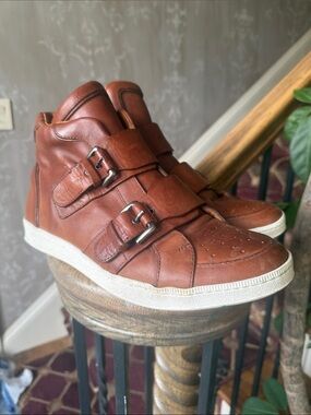 GSQUARED2 high top sneakers very good condition, euro 40 1/2 made in Italy.
